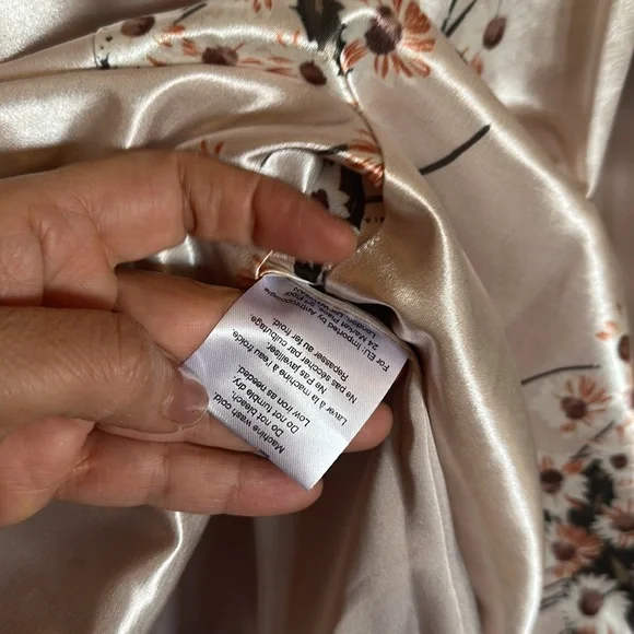 Anthropologie satin skirt flowers and bird print in medium by Della bee